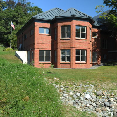 exterior photo of guilford memorial library