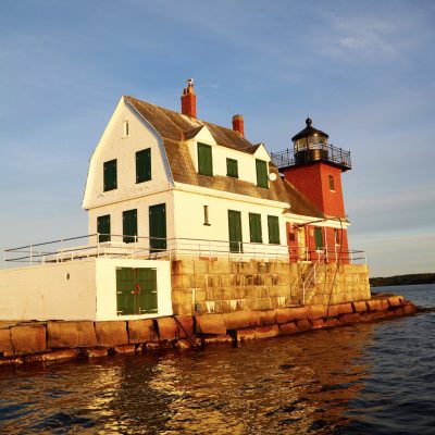 photo of rockland breakwater lighthouse